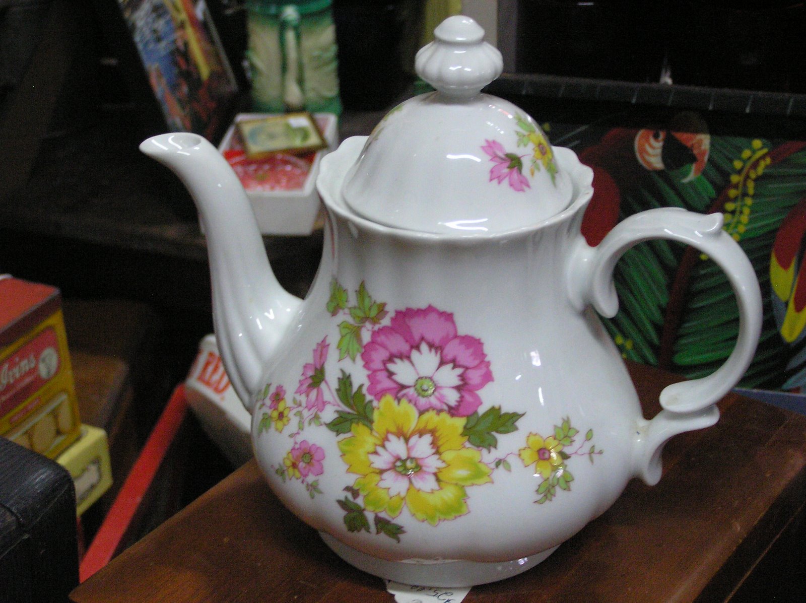 [Pinks+Teapot.JPG]