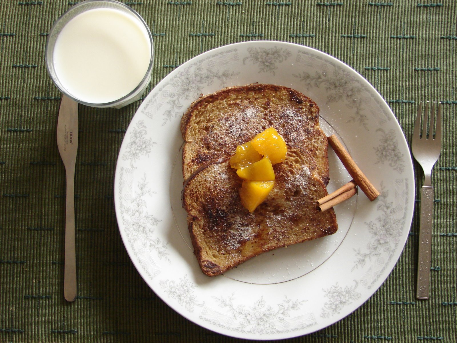 [French+toast+with+peach+syrup.JPG]