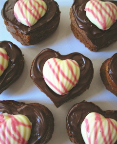[Valentine+Heart+Cakes+9c.jpg]