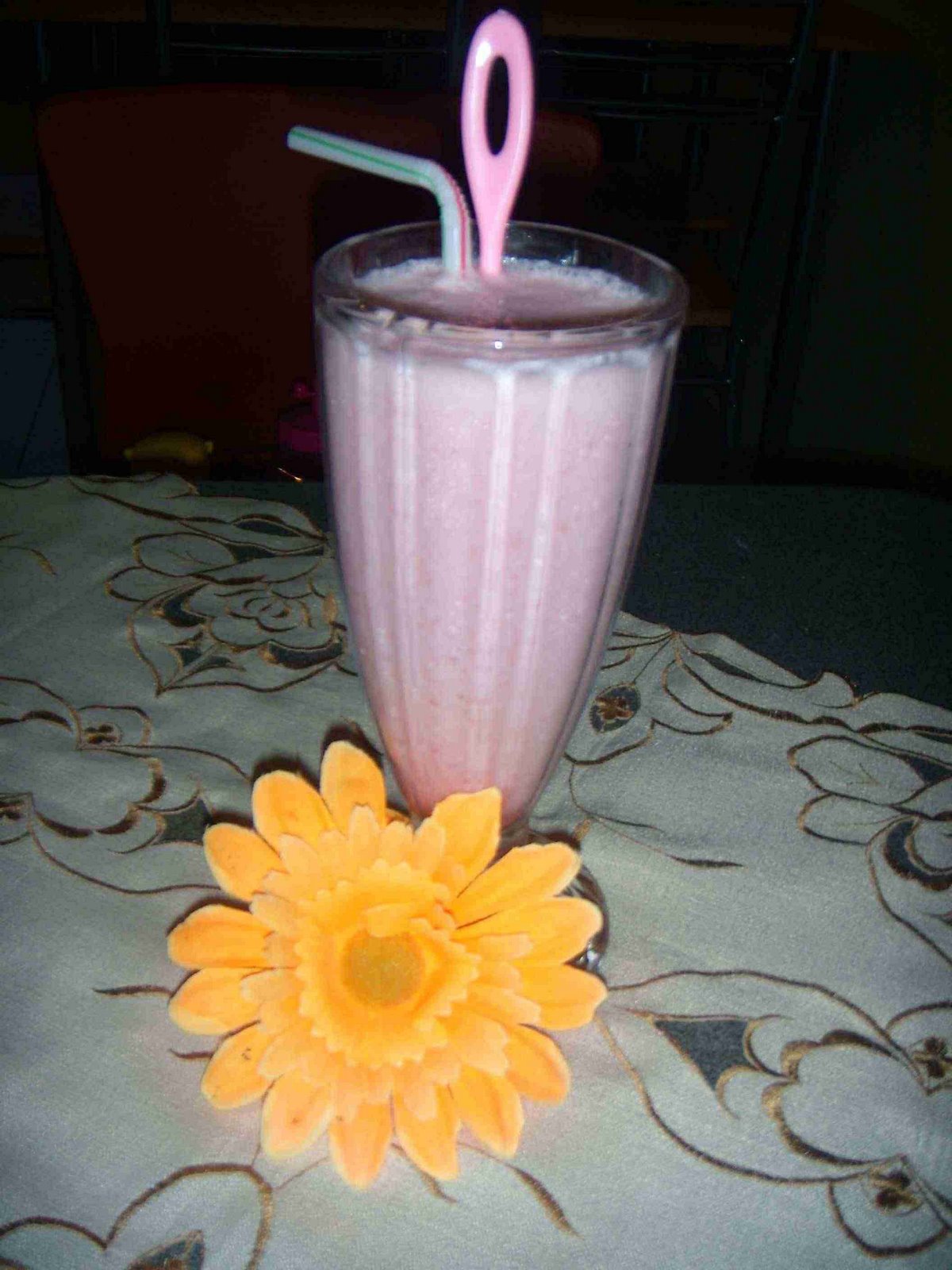 [strawberry+milk+shake.jpg]
