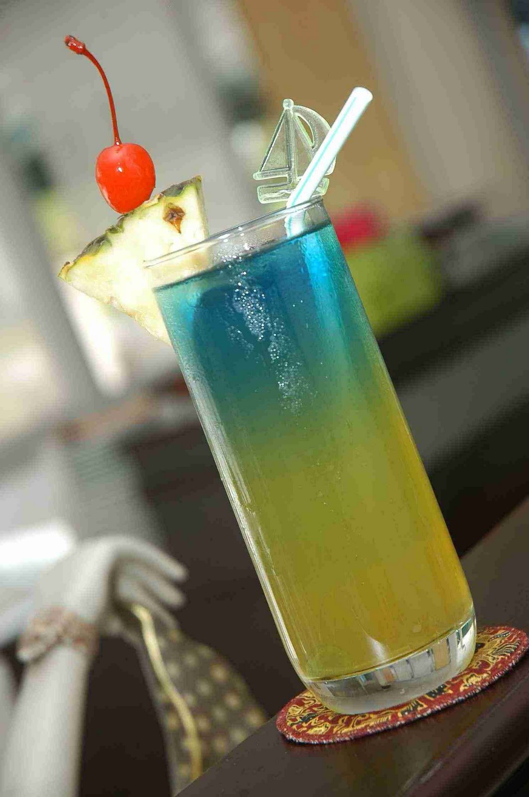 [kuta+beach+drink_inyonk.jpg]
