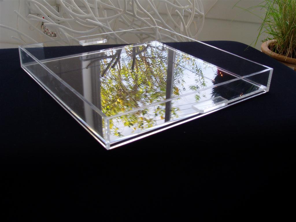 [SQUARE_LUCITE_TRAY__Large_.jpg]