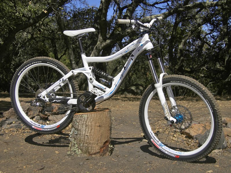 [Specialized_2009_Big_Hit_full_view-798-99.jpg]