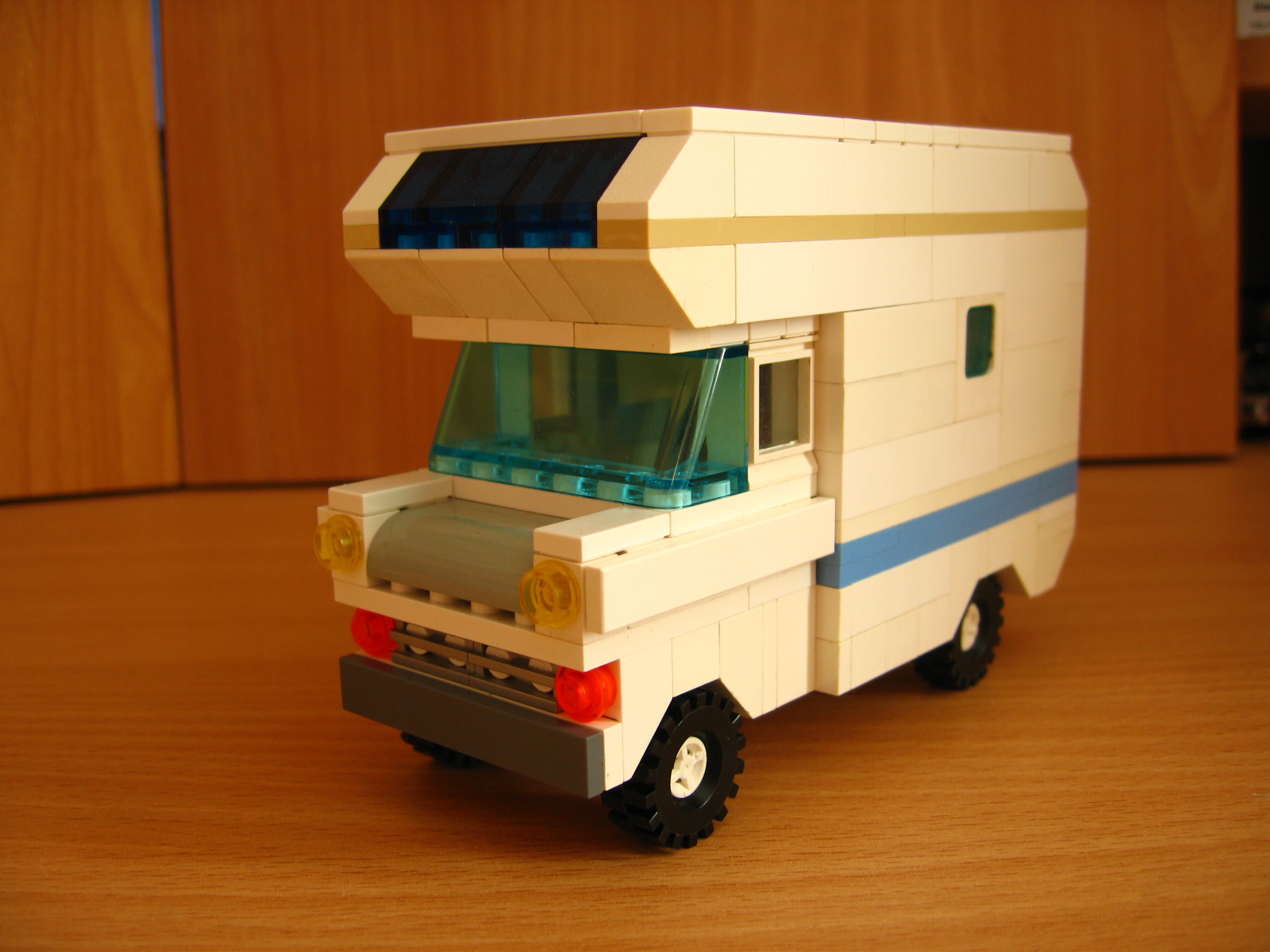 [ford_transit_campingcar_1.jpg]