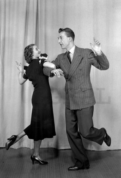 [1940's+dancing.jpg]