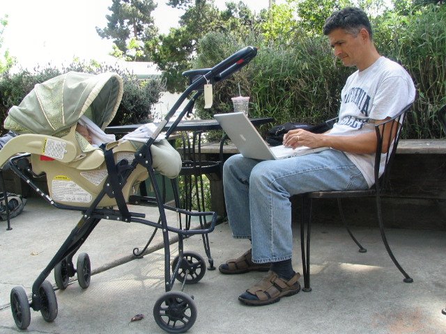 [Father+w+baby+and+laptop.jpg]