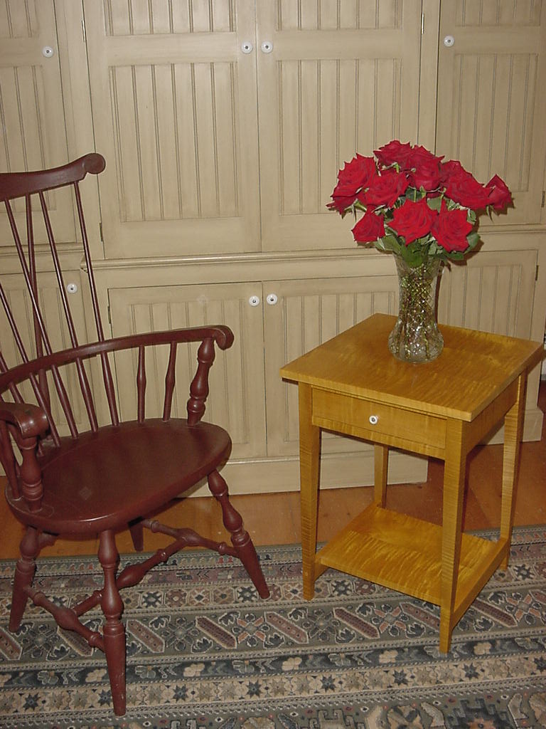 [chair+table+roses.jpg]
