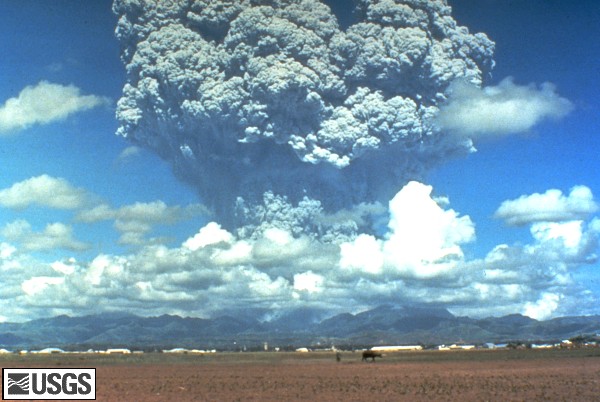 [Pinatubo91_eruption_plume_06-12-91_med.jpg]