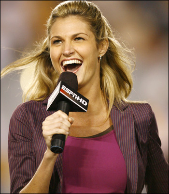 [erin-andrews-distracts-players-photo.jpg]