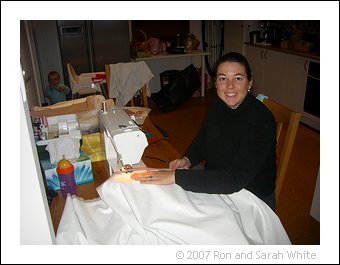 [2007-07-17+Sarah+and+her+sewing+machine+02+resized.jpg]