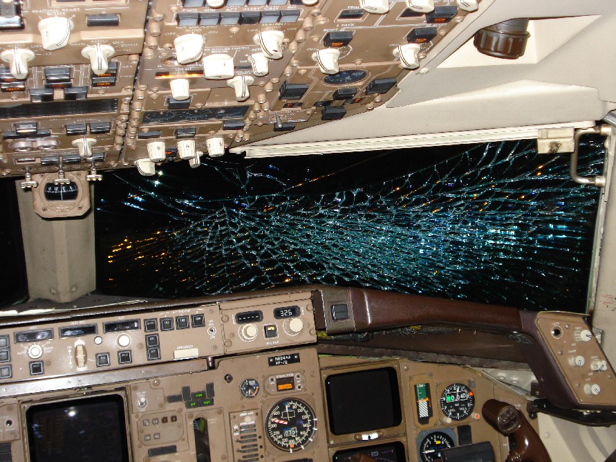 [AA-757-cockpit.jpg]