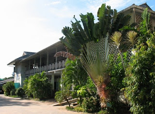 Wat Sawang Arom School
