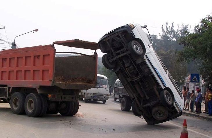 [truck_accidents_013.jpg]