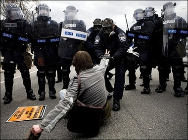 [antiwar+protester.jpg]