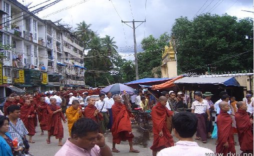 [burmese+monks.bmp]