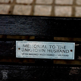 London engagement portraits - riverside bench
