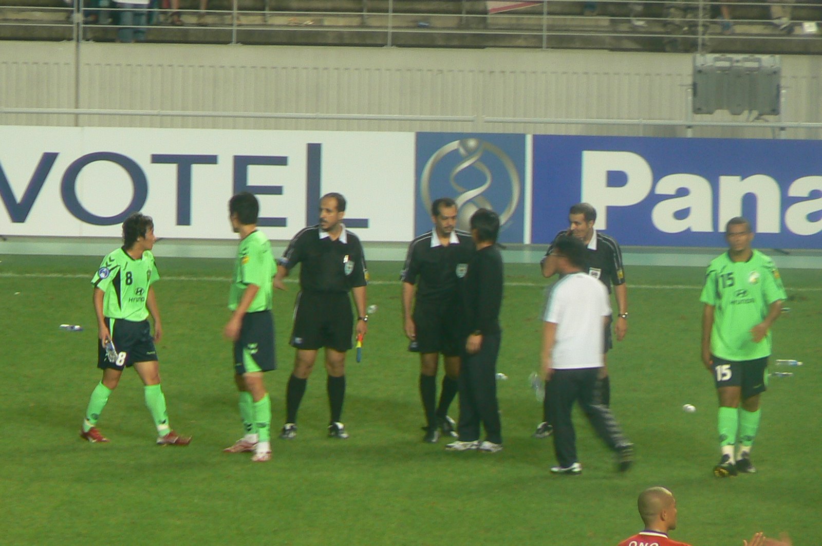 Jeonbuk players complain at the end