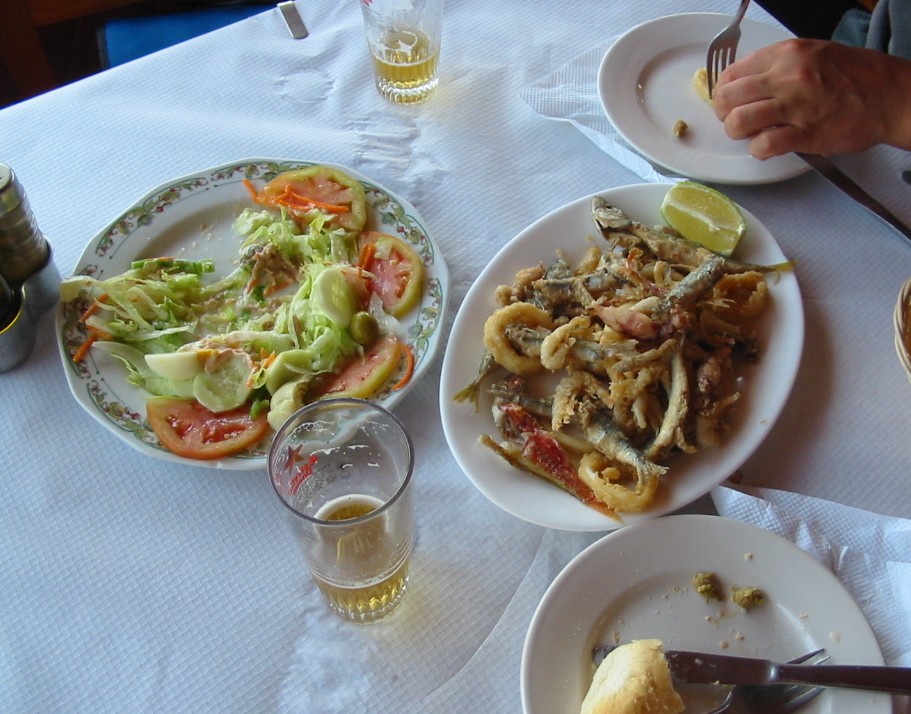Andalusien - Essen im Strandrestaurant in Cabopino nahe Marbella